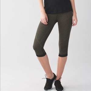Lululemon leggings In the Flow Crop II